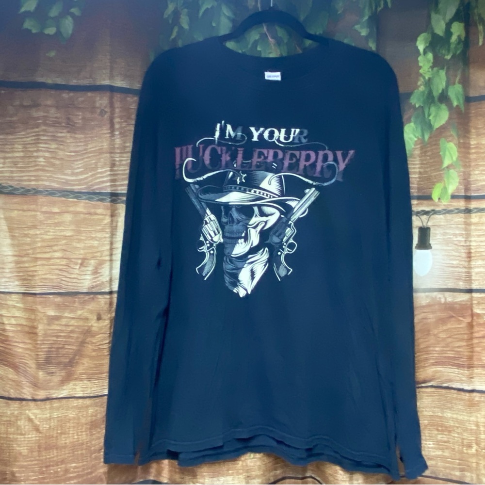 Men's Black Graphic Long-Sleeve Shirt - 'I'm Your Huckleberry'